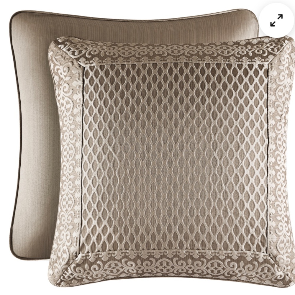 2 / J. Queen BEAUMONT EURO SHAMS in champagne